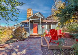 Cozy 2 BR Chalet, Near Town, Hot Springs, Skiing - 0