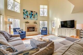 Steps to White River Mountain View Home with Deck! - Mountain View - 9