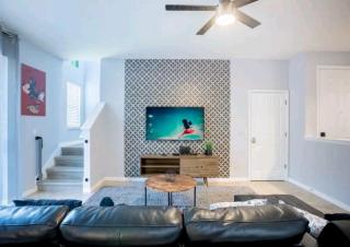 Gated Community, Amazing 4-3 Vacation Home With Private Pool Near Disney!!! - Kissimmee - 0