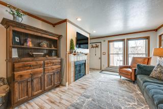 Brian Head Condo with Pool Access - Steps to Resort! - Brian Head - 3