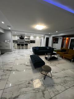 Falcon house - Hawley - 7