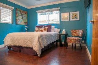 Seq Parks-House with Hot Tub Fire Pit Koi Pond Outdoor Kitchen - 5