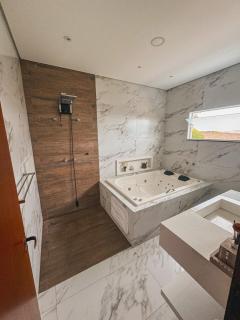 Casa com hidro e piscina - Serra Negra - 0