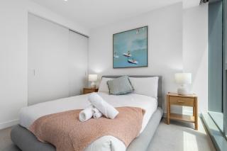 City Center 2BR with Stunning Views, Pool and Gym! - 2