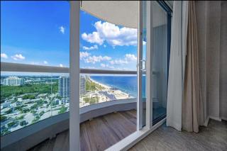 Beachfront Condo with Spacious Balcony - Fort Lauderdale - 7