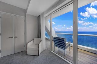 Beachfront Condo with Spacious Balcony - Fort Lauderdale - 2