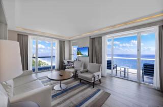 Beachfront Condo with Spacious Balcony - Fort Lauderdale - 0