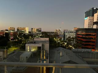 Modern One Bedroom Apartment at Morphett Street - 4
