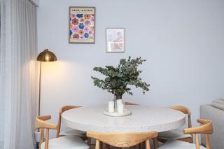 Modern 3BR Beachside Oasis - Sydney - 5