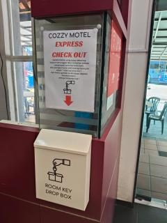 Cozzy Motel Malacca - 1