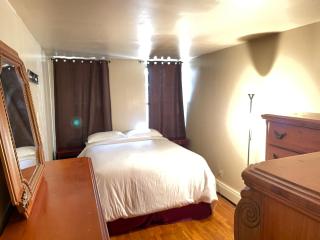 One Bedroom by Month Next to Bronx Zoo - 3