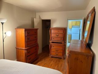 One Bedroom by Month Next to Bronx Zoo - 8