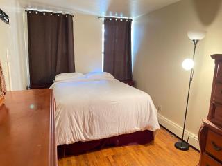One Bedroom by Month Next to Bronx Zoo - 4