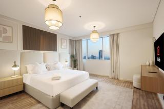 Livbnb-2B Stunner with Iconic Ain Dubai View - 8