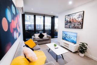 Cozy Spacious Holiday 2B2B Melbourne CBD Apartment - 0