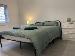 Morden City Rose - Mitcham - 3