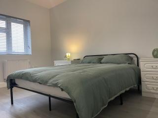 Morden City Rose - Mitcham - 0