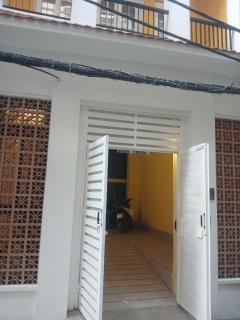 Bhome Hoang Hoa Tham balcony - 3