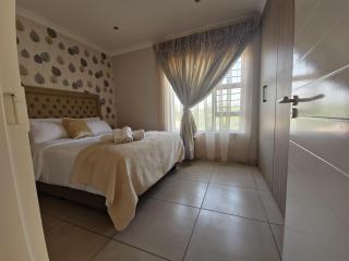 Calm house by the river - 2