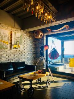 The First 南灣膠囊旅店 - 8