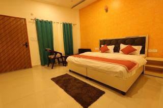 Aqua Tree Resort - 8