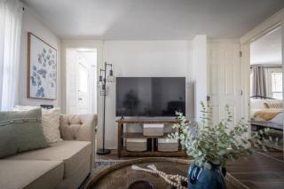 Walkable to Everywhere in Little Italy- Near CWRU and Cleveland Clinic Main Campus - Cleveland - 8