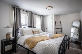 Walkable to Everywhere in Little Italy- Near CWRU and Cleveland Clinic Main Campus - Cleveland - 3