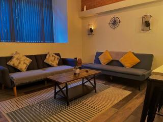 Artistic, Cozy, Stylish, Open Plan, City Centre 1BR - 3