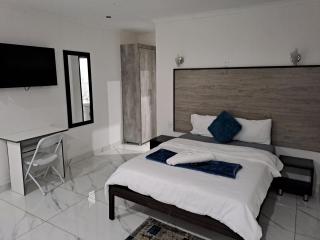 The Parks Guest House - 6