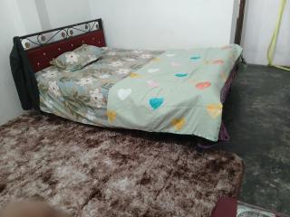 Meraaj Guest House - - 2