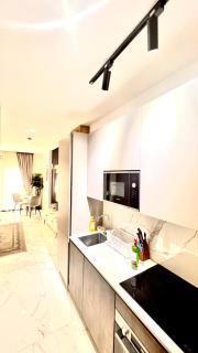 Hilton Essence Studio, Airport-Accra - 5