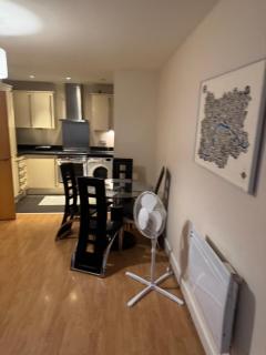 1- Bed Flat with Easy Access to Bow Station - 7