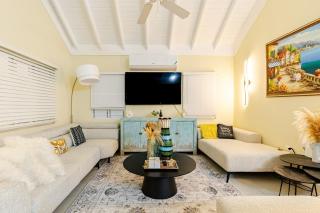 Palm Aire' Villa at the Crest - 9