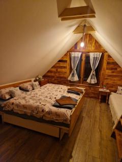 Chalupa nad sadom - 1