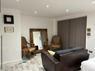 Hendon Basement Studio - 9