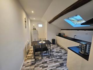 Joli appartement mansardé - Decize - 8
