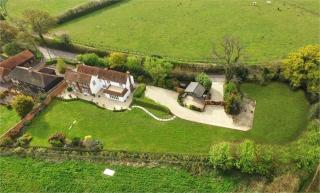 Entire Spacious 5-Bed House with Parking - Amersham - 4