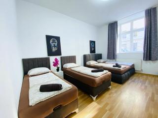 Family Studio- 7 Minutes to Schönbrunn Palace - Wenen - 1