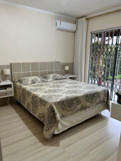 Casa com piscina e área de churrasco - 5