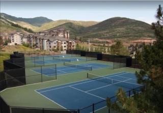 Pinetree Retreat - Hot Tub, Heated Pool & Sauna - 6 Min Walk to Lift & Dining - Park City - 6