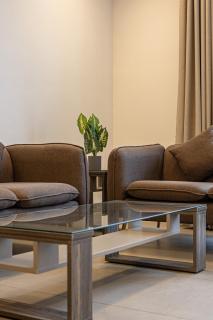Daniels Stylish 1BR at Jumeirah Garden City - 5