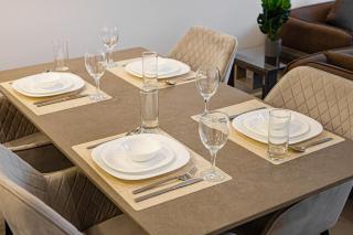 Daniels Stylish 1BR at Jumeirah Garden City - 8