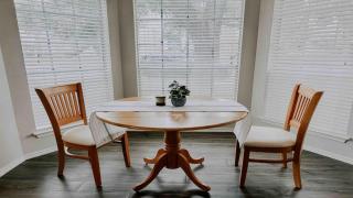 Cozy 1BR Retreat! Easy Commute and Pet-Friendly with TV - Corpus Christi - 8