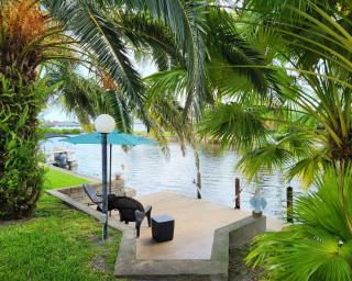 Cape Coral, Pool Home, On Fresh Water Canal, Fishing, Free Wi-fi & Game Room - Cape Coral - 7
