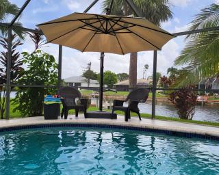Cape Coral, Pool Home, On Fresh Water Canal, Fishing, Free Wi-fi & Game Room - Cape Coral - 9