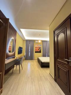 Sol Luxury Suites - 6