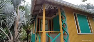 Hotel YELLOW HOME Providencia Isla - Providencia - 1