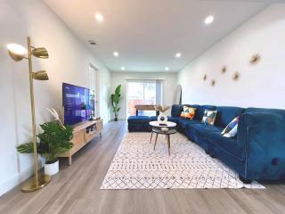 Molivu Homes 3BR - Newly Remodel, KingBed, Yard, Gym - San Jose - 0