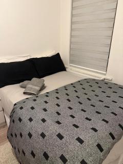 3bedroom flat ideal for families - 1
