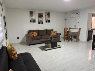 Casa Amplia Zona Semicentrica con cochera - Mendoza - 6
